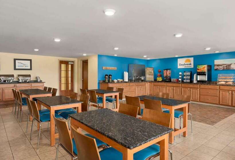 Отель Days Inn By Wyndham Airport/maine Mall