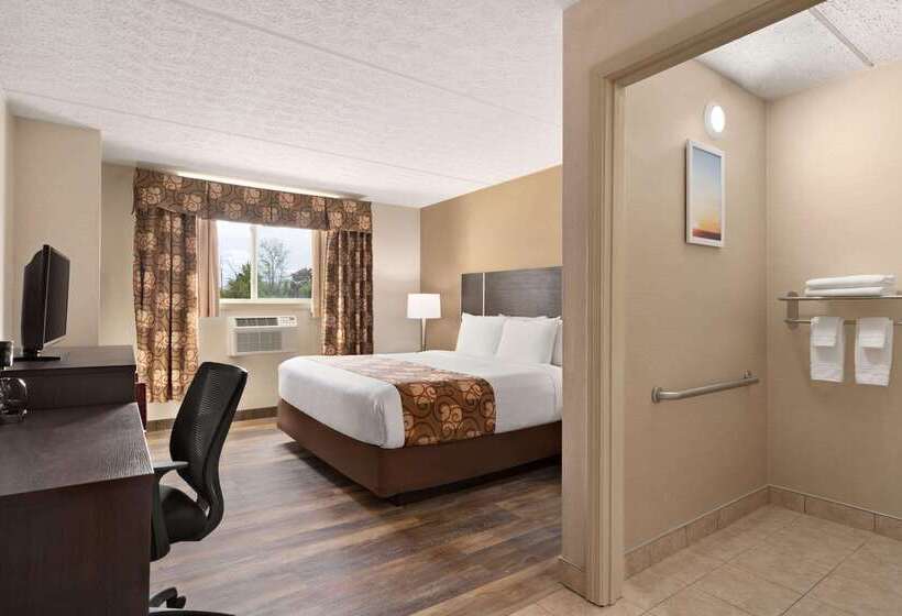 Отель Days Inn By Wyndham Airport/maine Mall