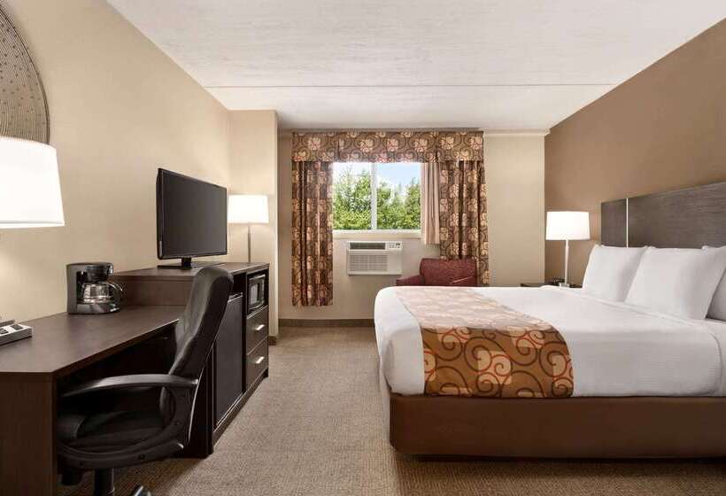 Отель Days Inn By Wyndham Airport/maine Mall