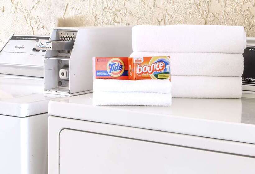 ホテル Days Inn By Wyndham Bradenton I75