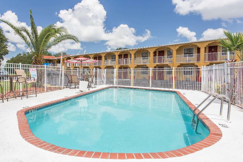ホテル Days Inn By Wyndham Bradenton I75