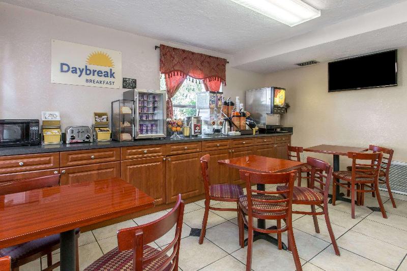 ホテル Days Inn By Wyndham Bradenton I75