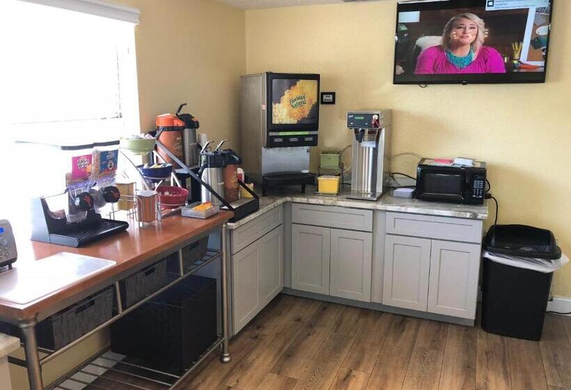 فندق Days Inn By Wyndham Bradenton I75