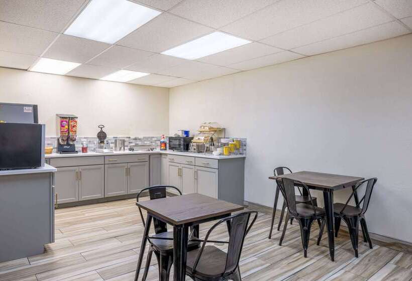 בית מלון כפרי Wingate By Wyndham Butte City Center