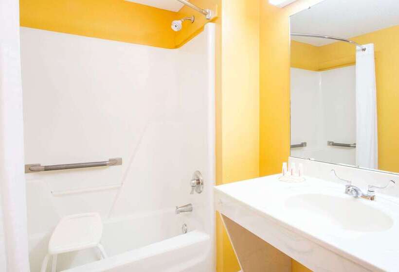 فندق Days Inn By Wyndham Camilla