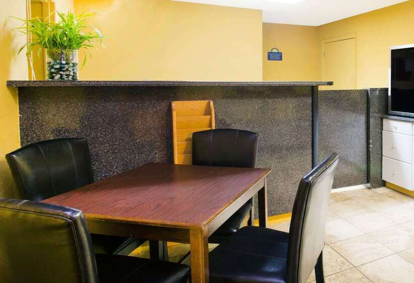 فندق Days Inn By Wyndham Camilla