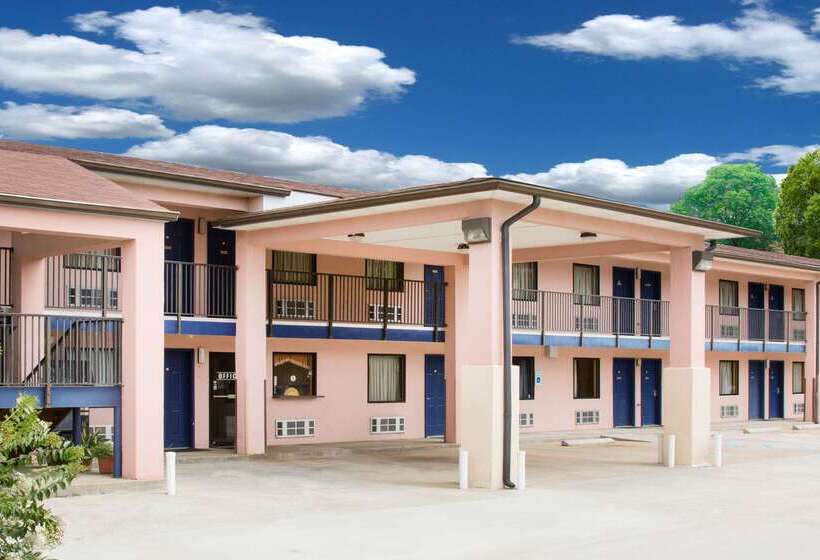 فندق Days Inn By Wyndham Camilla