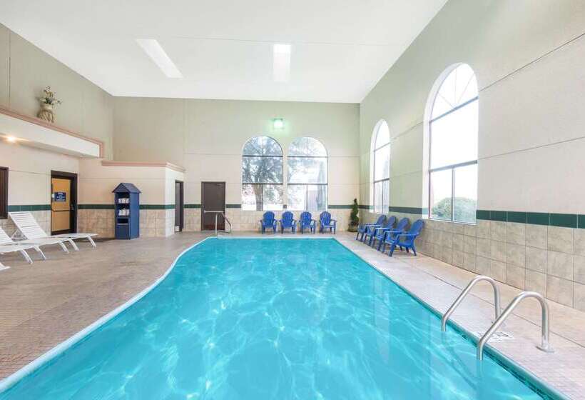 فندق Days Inn By Wyndham Carlsbad