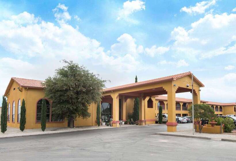 فندق Days Inn By Wyndham Carlsbad
