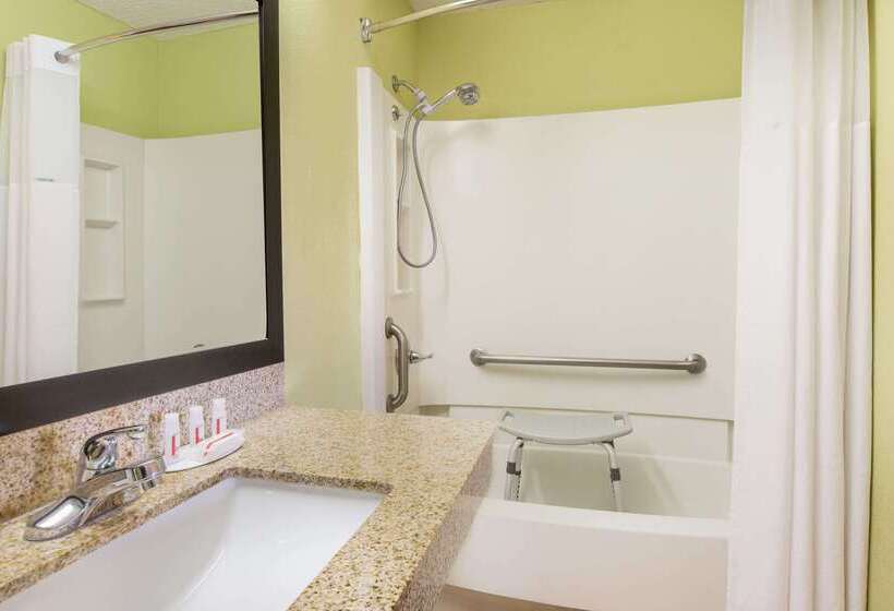 בית מלון כפרי Days Inn By Wyndham Childersburg