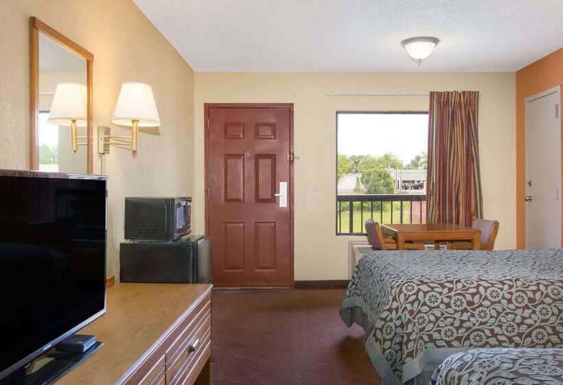 בית מלון כפרי Days Inn By Wyndham Childersburg