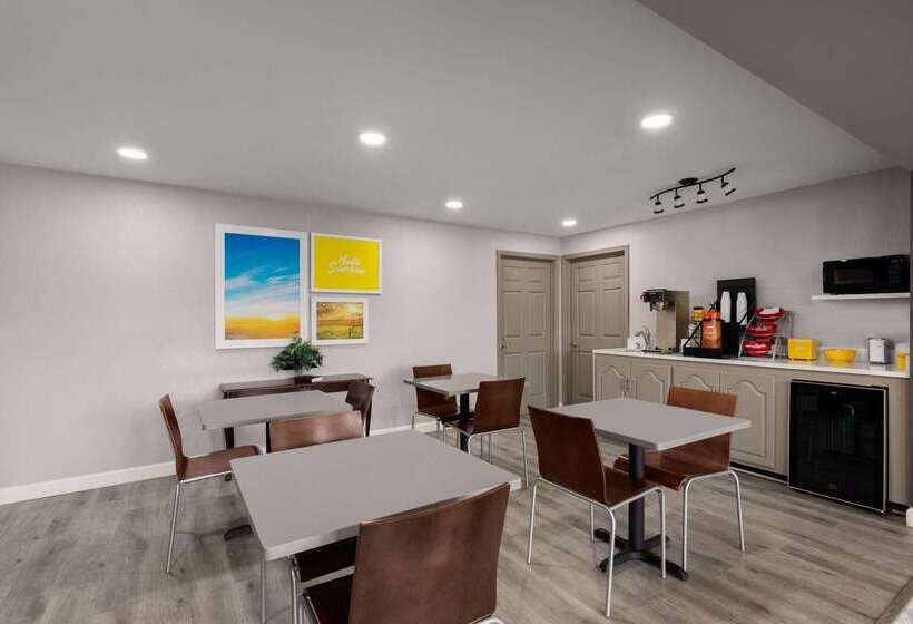 בית מלון כפרי Days Inn By Wyndham Childersburg