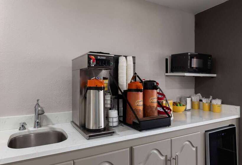 בית מלון כפרי Days Inn By Wyndham Childersburg