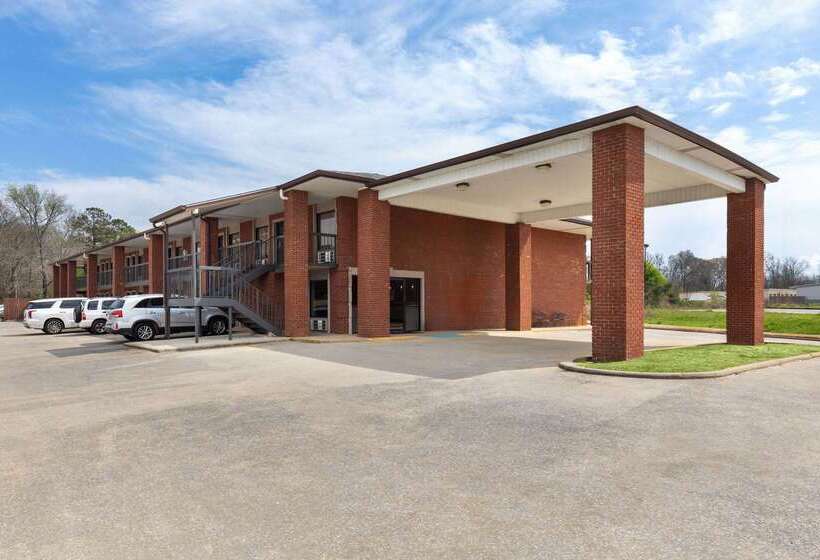 בית מלון כפרי Days Inn By Wyndham Childersburg