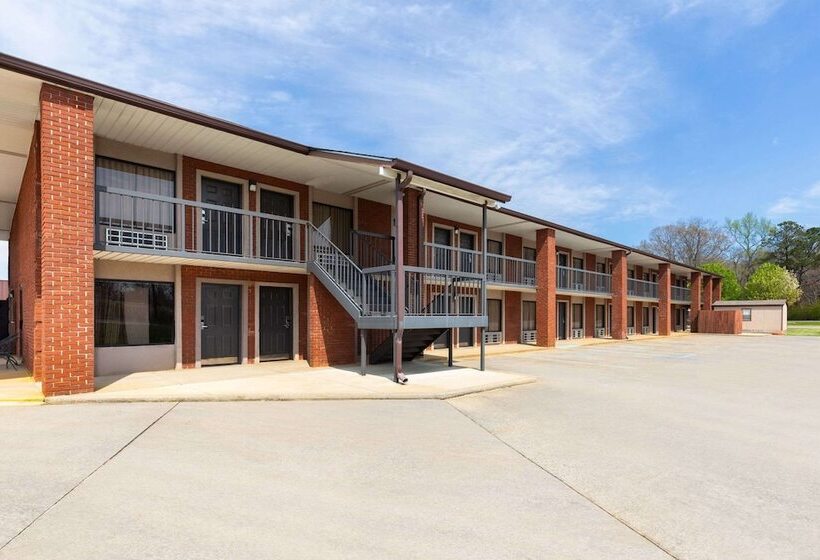 בית מלון כפרי Days Inn By Wyndham Childersburg