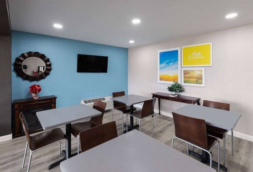 בית מלון כפרי Days Inn By Wyndham Childersburg