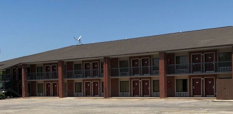 בית מלון כפרי Days Inn By Wyndham Childersburg