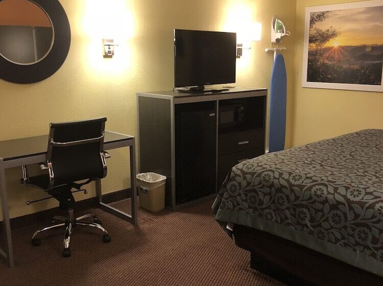 בית מלון כפרי Days Inn By Wyndham Childersburg