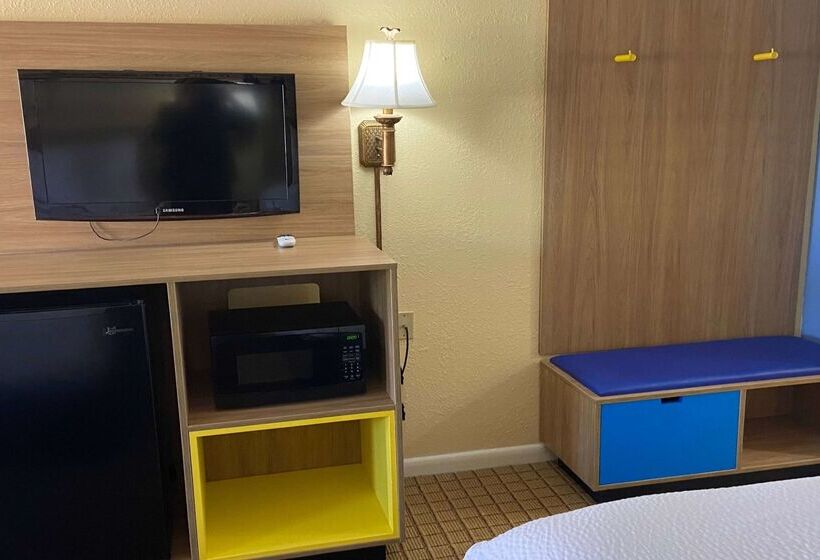 فندق Days Inn By Wyndham Clinton