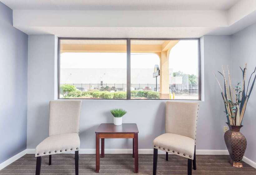 فندق Days Inn By Wyndham Clinton