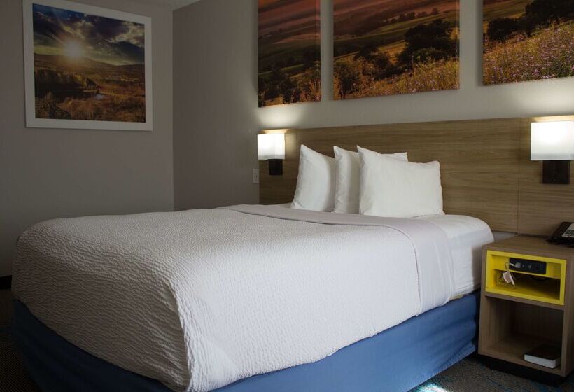 فندق Days Inn By Wyndham Colby