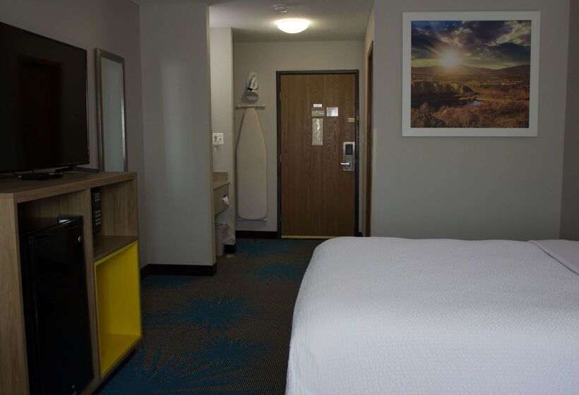 בית מלון כפרי Days Inn By Wyndham Colby