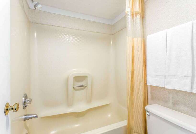 فندق Days Inn By Wyndham Cornelia