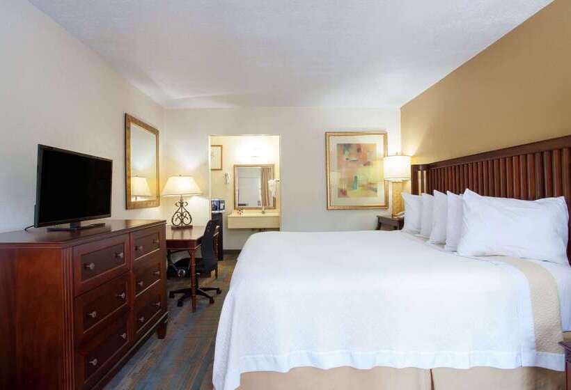 فندق Days Inn By Wyndham Daytona Beach Speedway