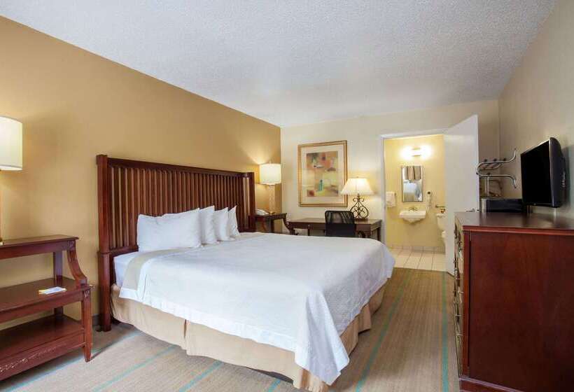 בית מלון כפרי Days Inn By Wyndham Daytona Beach Speedway