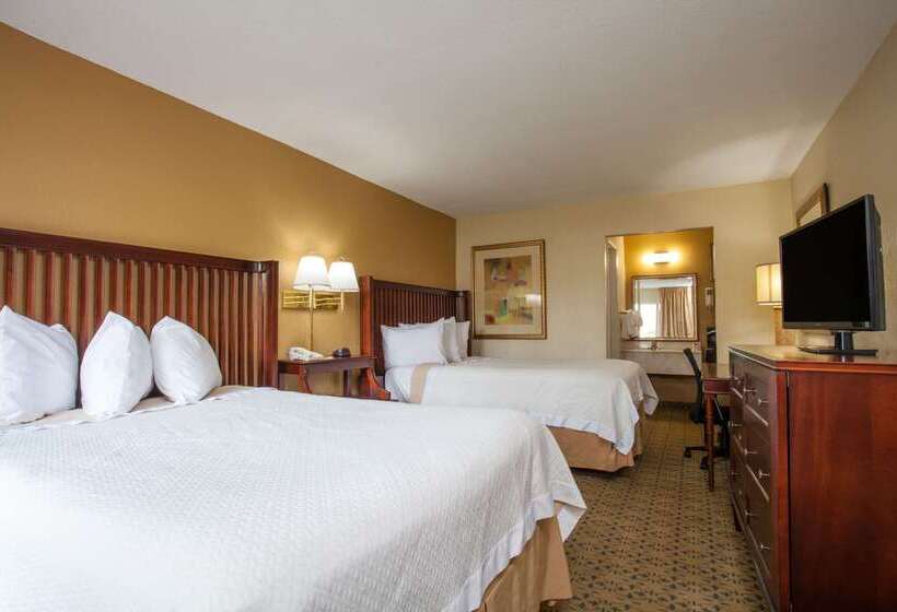 فندق Days Inn By Wyndham Daytona Beach Speedway