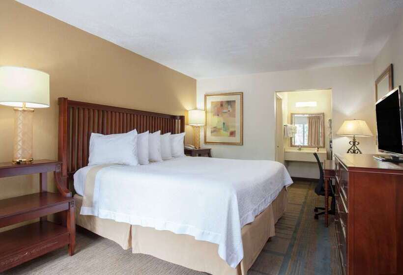 فندق Days Inn By Wyndham Daytona Beach Speedway