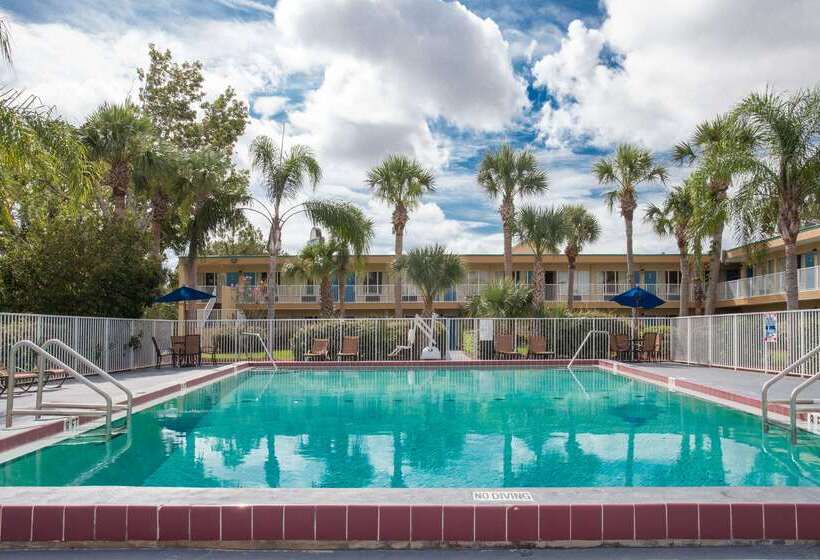 فندق Days Inn By Wyndham Daytona Beach Speedway