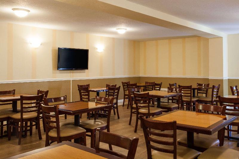 فندق Days Inn By Wyndham Daytona Beach Speedway