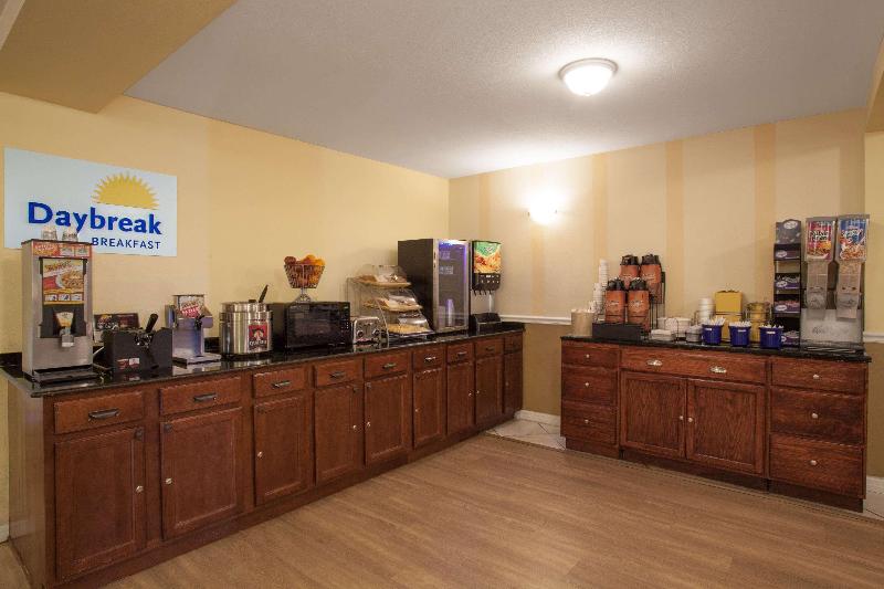 فندق Days Inn By Wyndham Daytona Beach Speedway