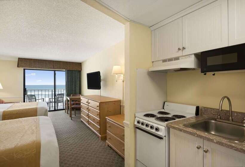 בית מלון כפרי Days Inn By Wyndham Daytona Oceanfront