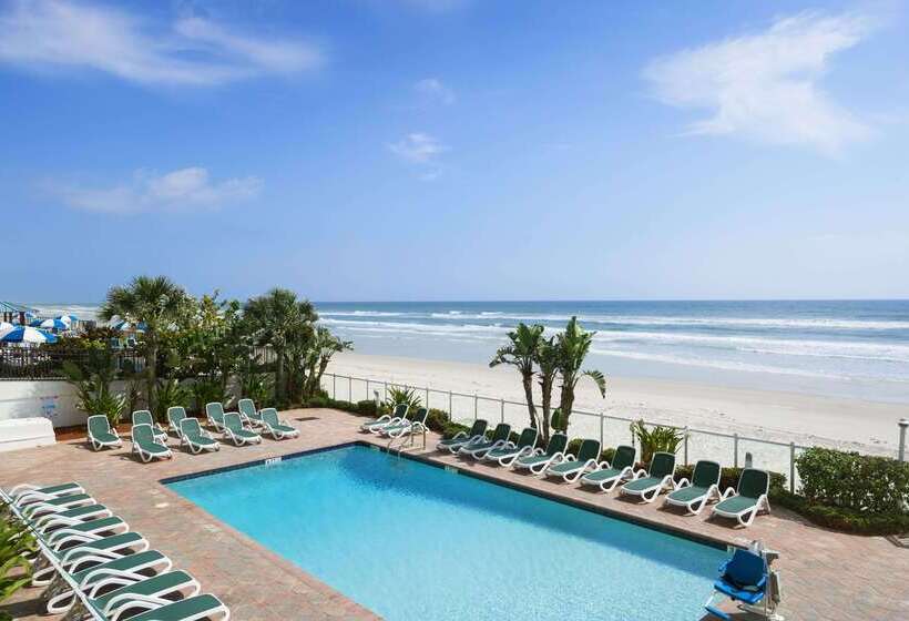 فندق Days Inn By Wyndham Daytona Oceanfront