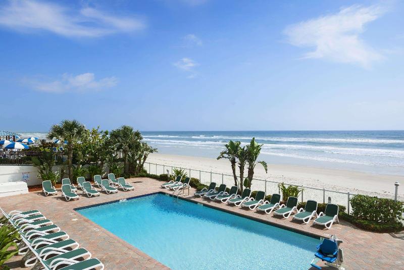فندق Days Inn By Wyndham Daytona Oceanfront