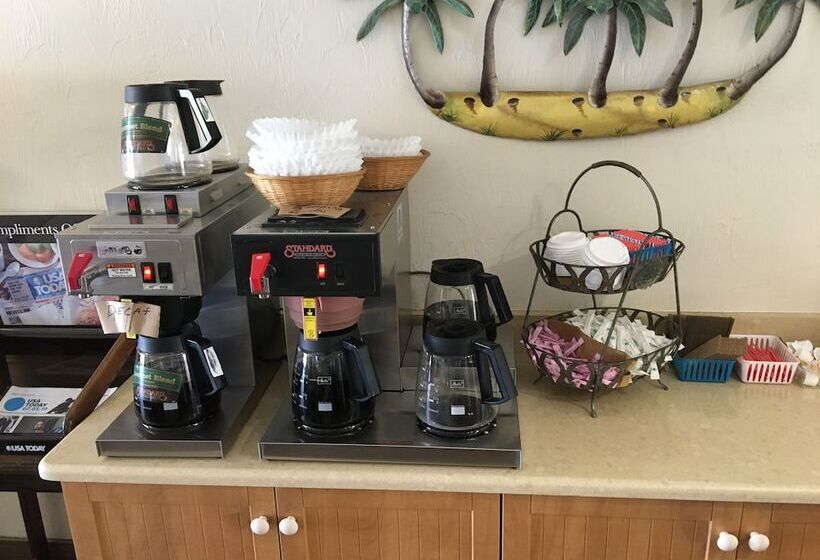 فندق Days Inn By Wyndham Daytona Oceanfront