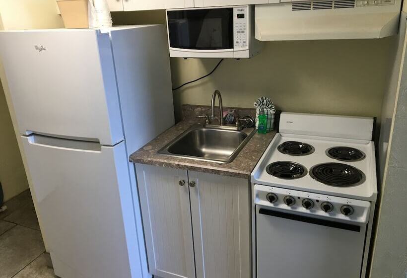 فندق Days Inn By Wyndham Daytona Oceanfront