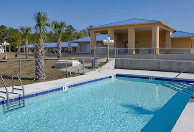 فندق Days Inn By Wyndham Defuniak Springs