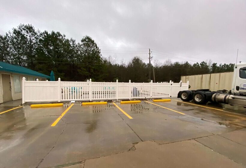 فندق Days Inn By Wyndham Forest