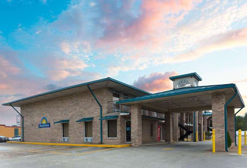 فندق Days Inn By Wyndham Forest