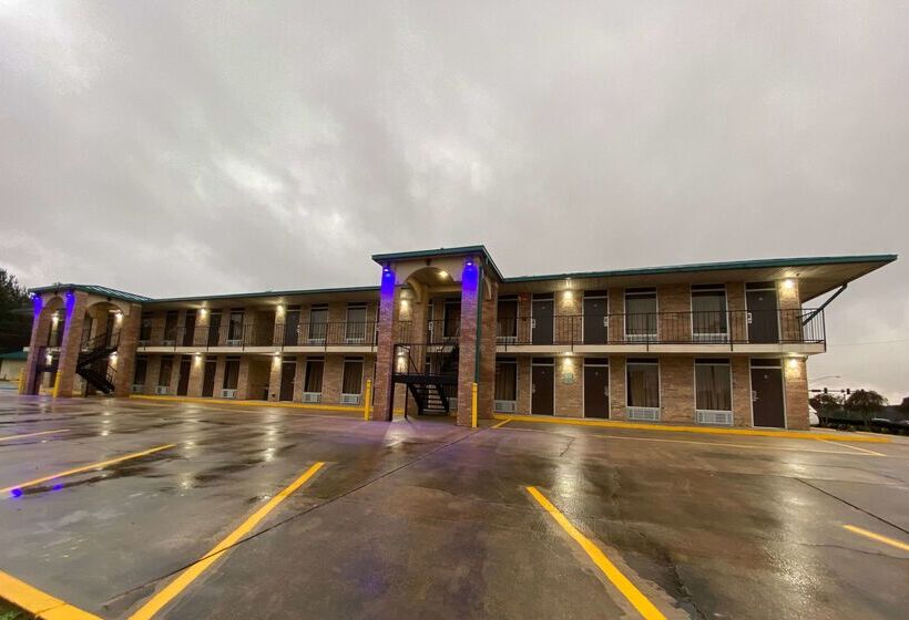 فندق Days Inn By Wyndham Forest