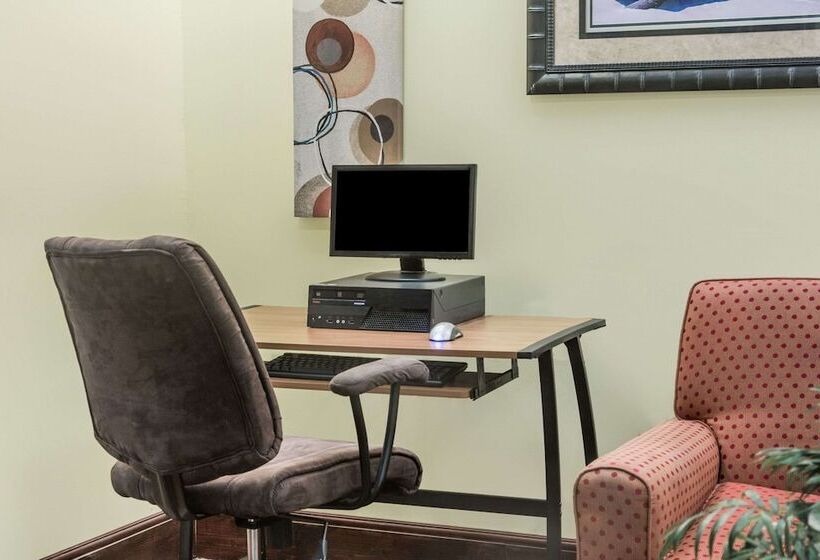 فندق Days Inn By Wyndham Fort Myers