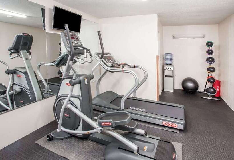 هتل Days Inn By Wyndham Fort Wayne