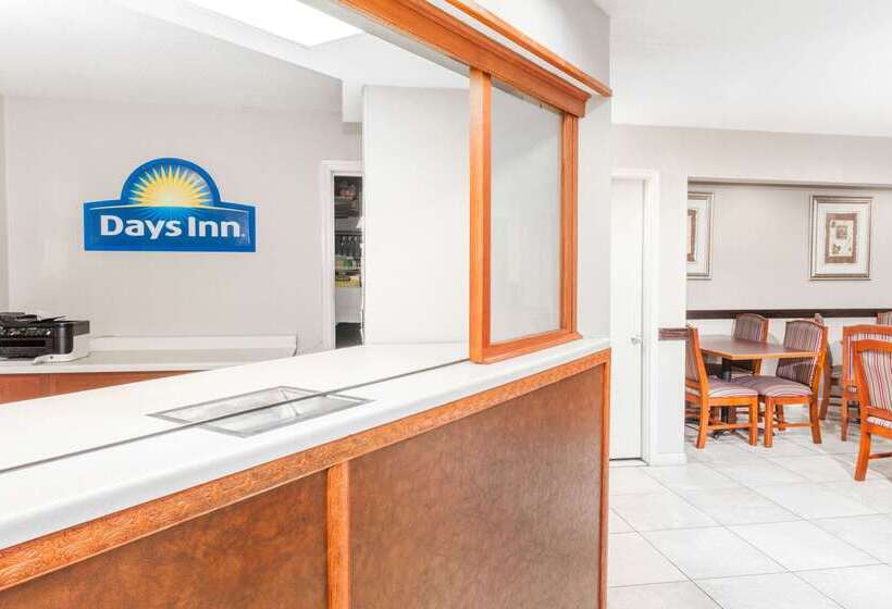هتل Days Inn By Wyndham Fort Wayne