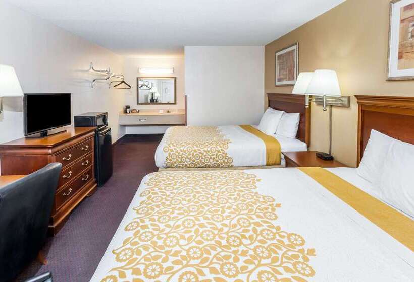 هتل Days Inn By Wyndham Fort Wayne