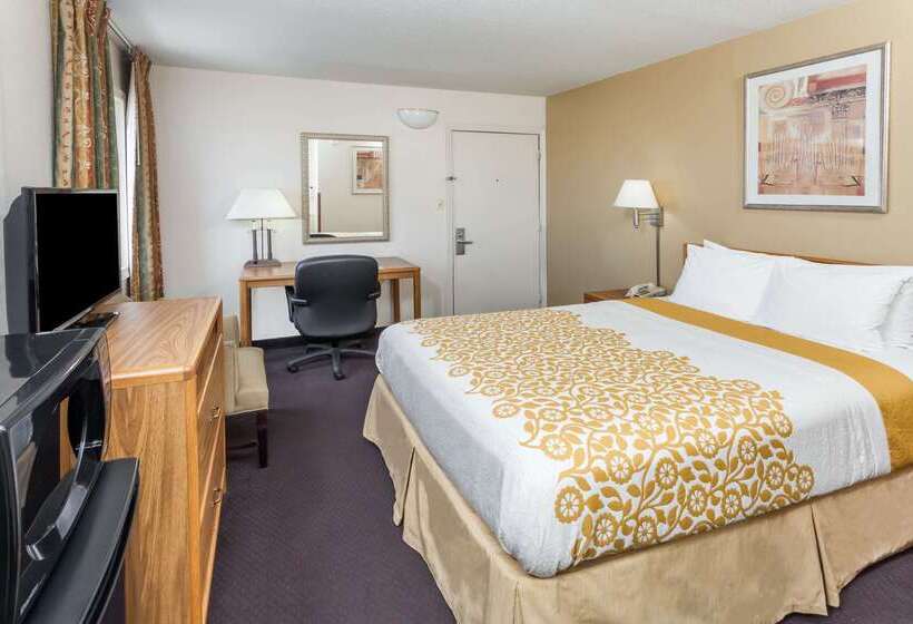 هتل Days Inn By Wyndham Fort Wayne