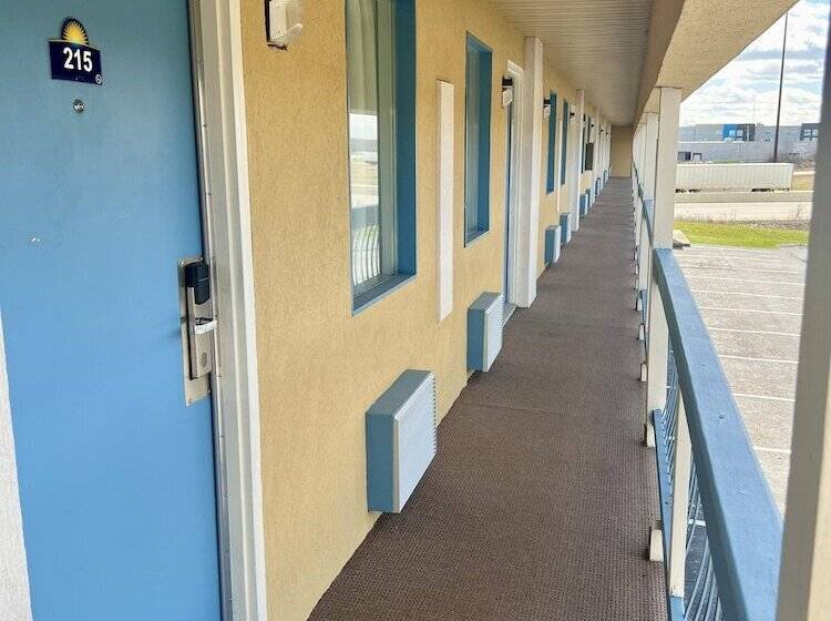 هتل Days Inn By Wyndham Fort Wayne