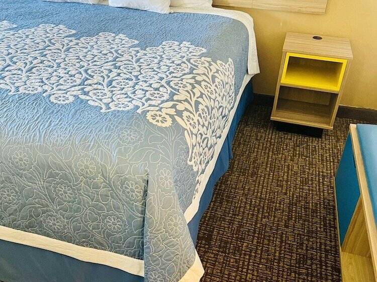 هتل Days Inn By Wyndham Fort Wayne